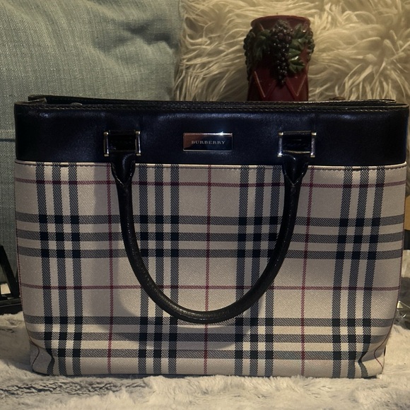 Burberry Handbags - Burberry Canvas Nova Check Medium Square Tote
